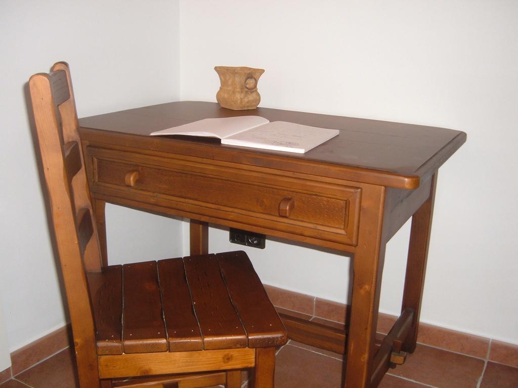 Casa Moreno Hospital Room photo